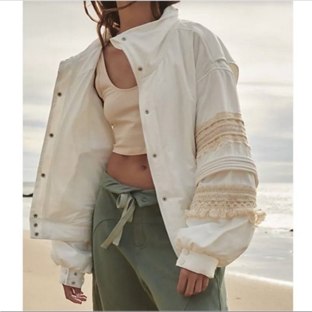 Solstice Bomber - image 2